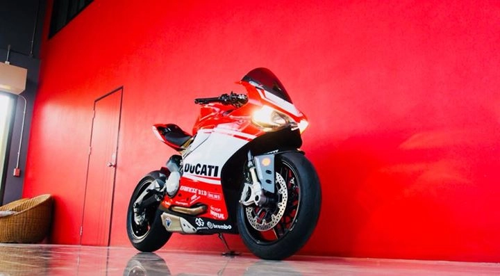 Ducati panigale 899 bản độ chuẩn mực theo hình tượng 1299 superleggera