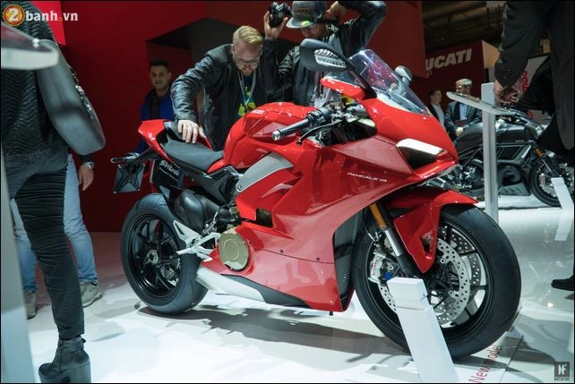 Ducati panigale v4 về việt nam với giá 19 tỷ vào tháng 32018