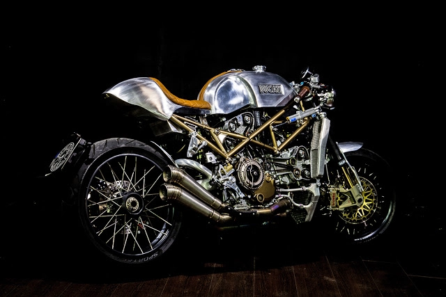 Ducati s4r cỗ máy thiết giáp đến từ metalbike garage