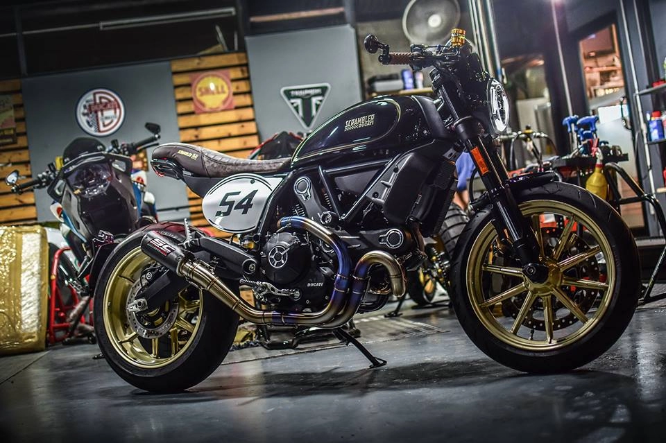 Ducati scrambler cafe racer cucstom by mugello