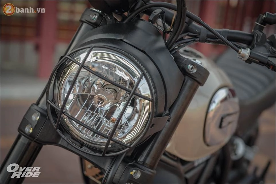 Ducati scrambler đầy táo bạo qua morden tracker