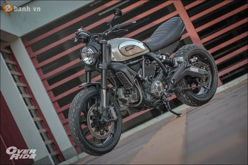 Ducati scrambler đầy táo bạo qua morden tracker