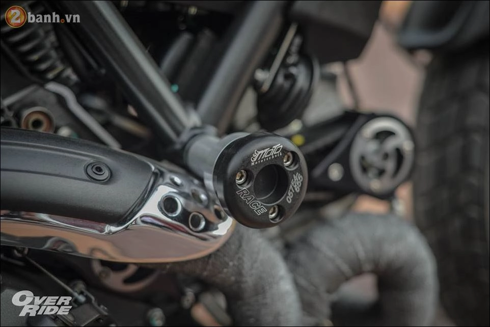 Ducati scrambler đầy táo bạo qua morden tracker