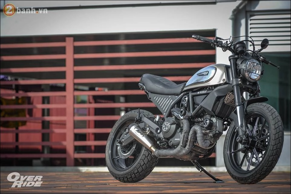 Ducati scrambler đầy táo bạo qua morden tracker