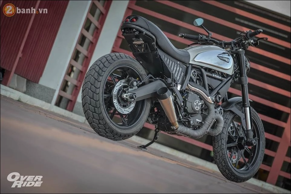 Ducati scrambler đầy táo bạo qua morden tracker