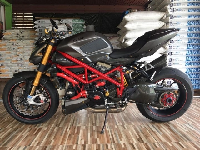 Ducati streetfighter 1100s phê cùng gã du côn đường phố sau loạt nâng cấp