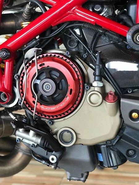 Ducati streetfighter 1100s phê cùng gã du côn đường phố sau loạt nâng cấp