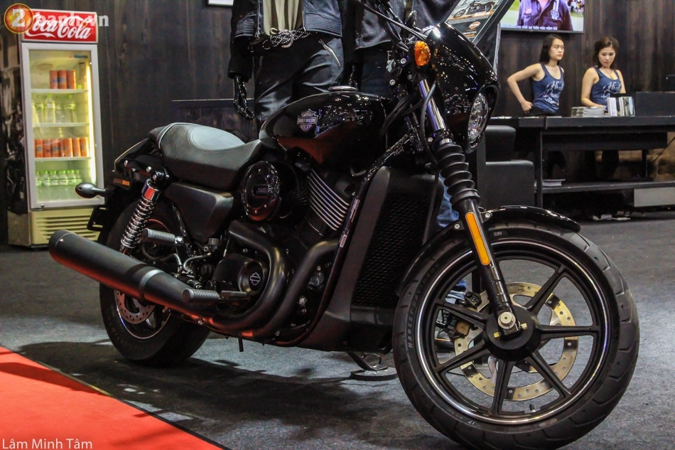 Harley-davidson khuấy động sự kiện vmcs 2017 bằng 2 mẫu xe mô tô mới