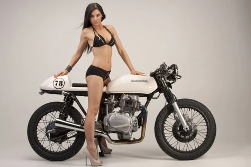  honda cb400 cafe racer đọ dáng cùng kiều nữ 