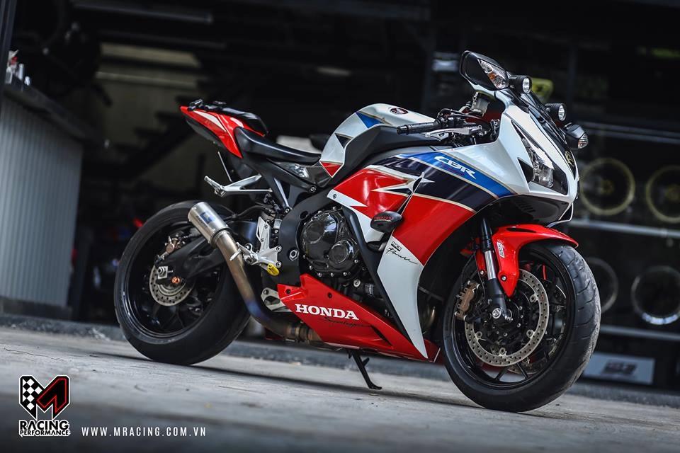 Honda cbr 1000rr hrc cứng cáp trong phong cách touring