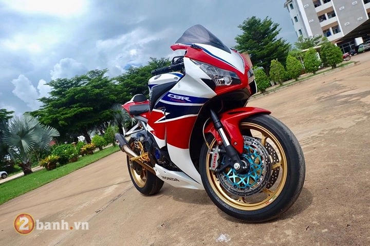 Honda cbr1000rr chú bò tót siêu cấp đầy hung dữ và đẳng cấp