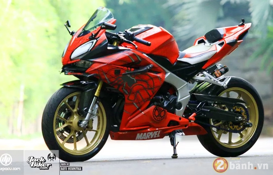 Honda cbr250rr độc đáo đến hầm hố hơn trong phong cách người nhện 