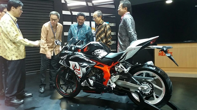 Honda cbr250rr ra mắt phiên bản đặc biệt the art of kabuki giá từ 1206 triệu đồng
