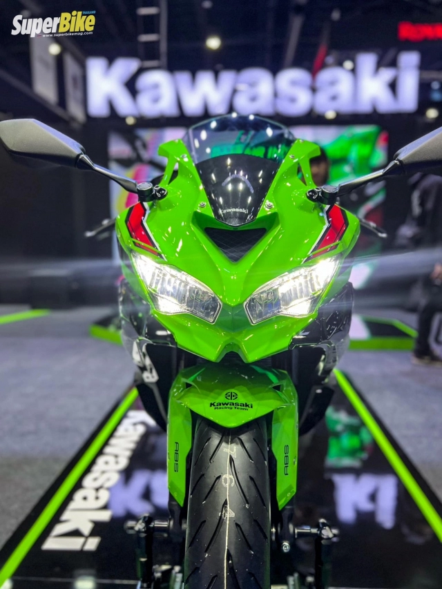 Kawasaki ninja zx-4r 4 xi-lanh 400cc chính thức ra mắt tại thái lan