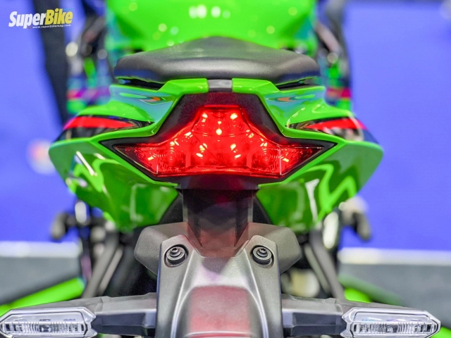 Kawasaki ninja zx-4r 4 xi-lanh 400cc chính thức ra mắt tại thái lan