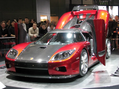 Koenigsegg ccx giá 30 tỷ đồng nát vụn khi gặp nạn