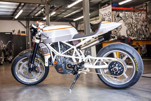  ktm 690 enduro r độ phong cách cafe racer 