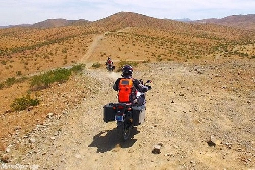 Lựa chọn ktm 1090 adventure r hay honda crf1000l africa twin