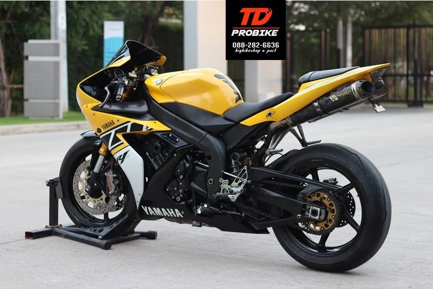 Mãnh thú yamaha r1 vẻ đẹp hớp hồn ngay từ thuở khai sinh