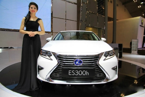 Mê mẩn mẫu lexus es300h 2016 giá 22 tỷ đồng