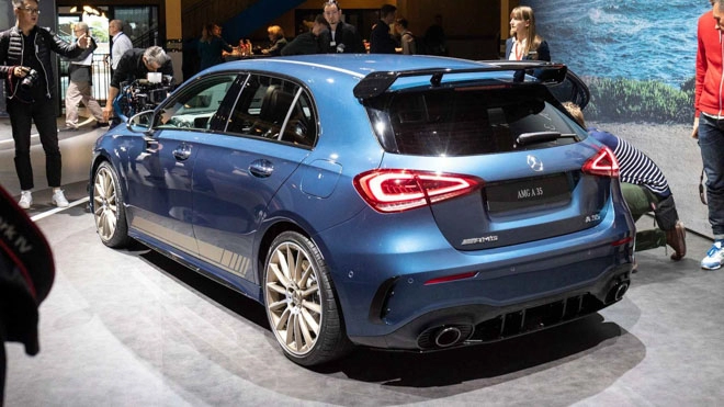 Mercedes-benz a35 amg chính thức ra mắt tại paris motor show