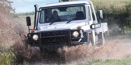 Mercedes ra mắt bán tải dựa trên g-class