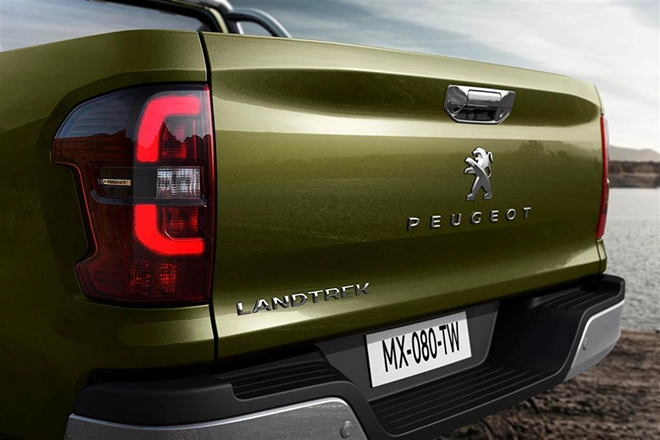 Peugeot landtrek tân binh trong phân khúc xe bán tải