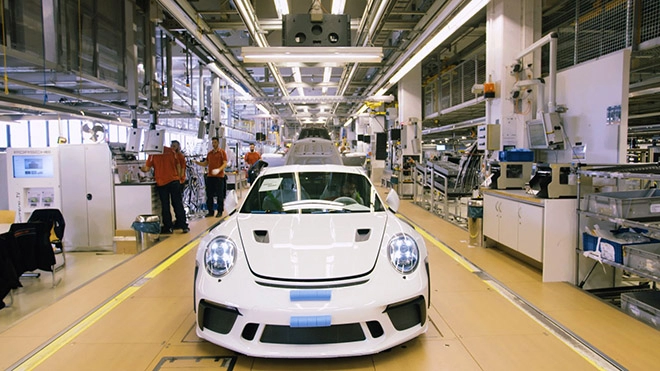 Porsche đóng cửa hai nhà máy sản xuất vì lo ngại sự lây lan của covid-19