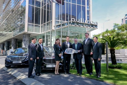  pullman saigon centre đón khách bằng xe mercedes-benz 