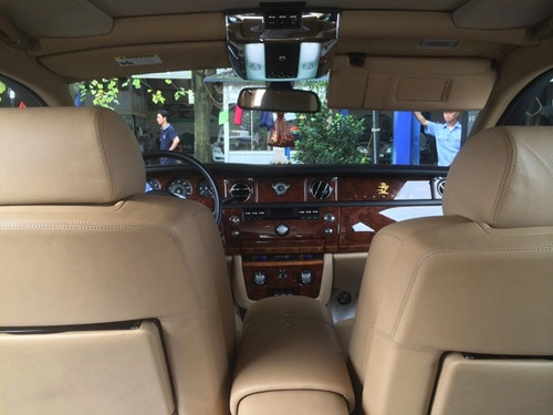 Rolls-royce phantom mạ vàng in hình rồng ở quảng ninh