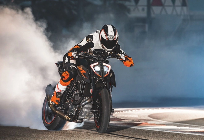 Siêu naked bike 2020 ktm 1290 super duke r ra mắt chốt giá gần 500 triệu đồng