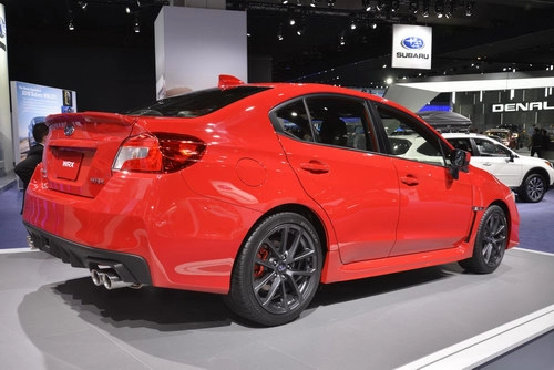 Subaru wrx và wrx sti 2018 giá cao nhất 820 triệu đồng