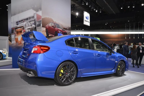 Subaru wrx và wrx sti 2018 giá cao nhất 820 triệu đồng