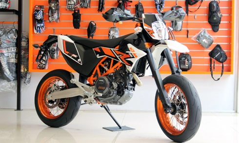  supermoto ktm 690 smc r đầu tiên tại việt nam 