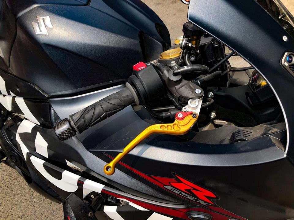 Suzuki gsx-r1000 bản nâng cấp phụ kiện nhẹ nhàng đầy tinh tế từ biker việt