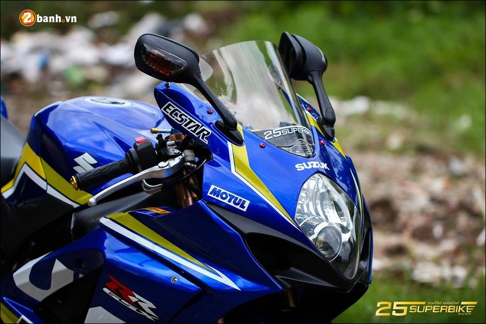 Suzuki gsx-r1000 độ cực đẹp dưới nắng chiều cùng tem đấu ecstar