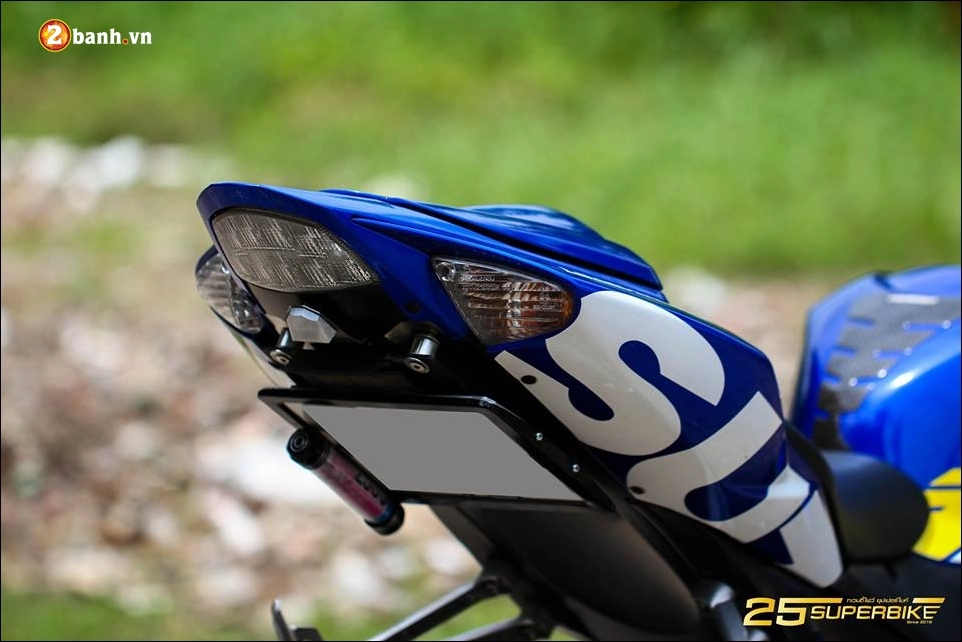 Suzuki gsx-r1000 độ cực đẹp dưới nắng chiều cùng tem đấu ecstar