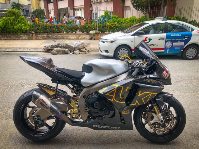 Suzuki gsx-r1000 siêu phẩm độ chất như nước cất trên đất việt