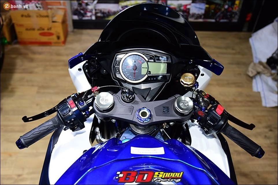 Suzuki gsx-r1000 thoát xác không tưởng từ cá heo nhà suzuki