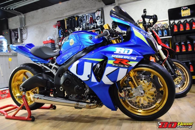 Suzuki gsx-r1000r quái vật dragbike sở hữu dàn ống xả độc nhất vô nhị