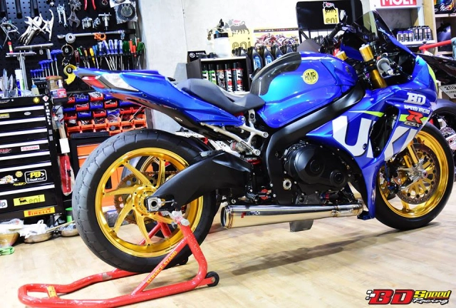 Suzuki gsx-r1000r quái vật dragbike sở hữu dàn ống xả độc nhất vô nhị