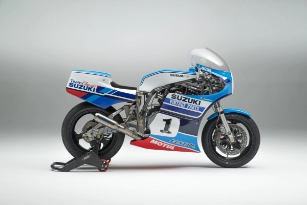 Suzuki gsx-r1000r team classic edition- phiên bản kỉ niệm 33 năm