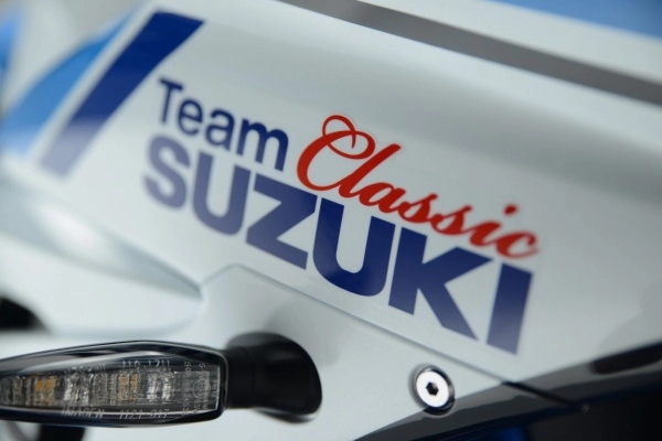 Suzuki gsx-r1000r team classic edition- phiên bản kỉ niệm 33 năm