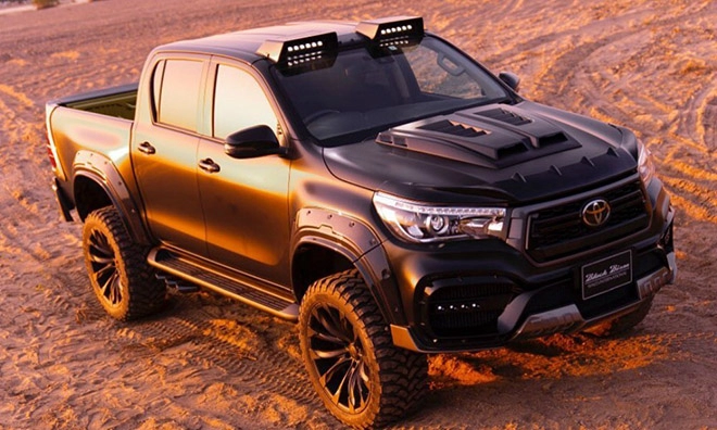 Toyota hilux lột xác dữ dằn qua bản độ sports line black bison edition