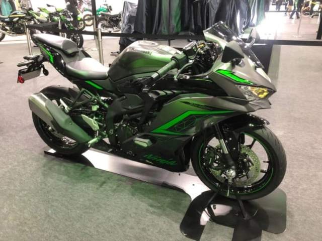 Trình làng ninja zx-25r se 2023 tại osaka motorcycle show 2023 với một số điều chỉnh