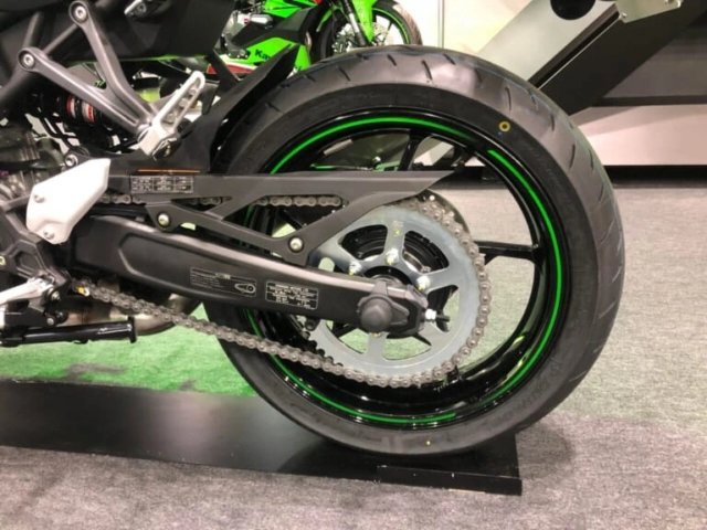 Trình làng ninja zx-25r se 2023 tại osaka motorcycle show 2023 với một số điều chỉnh