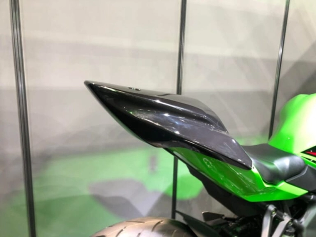 Trình làng ninja zx-25r se 2023 tại osaka motorcycle show 2023 với một số điều chỉnh