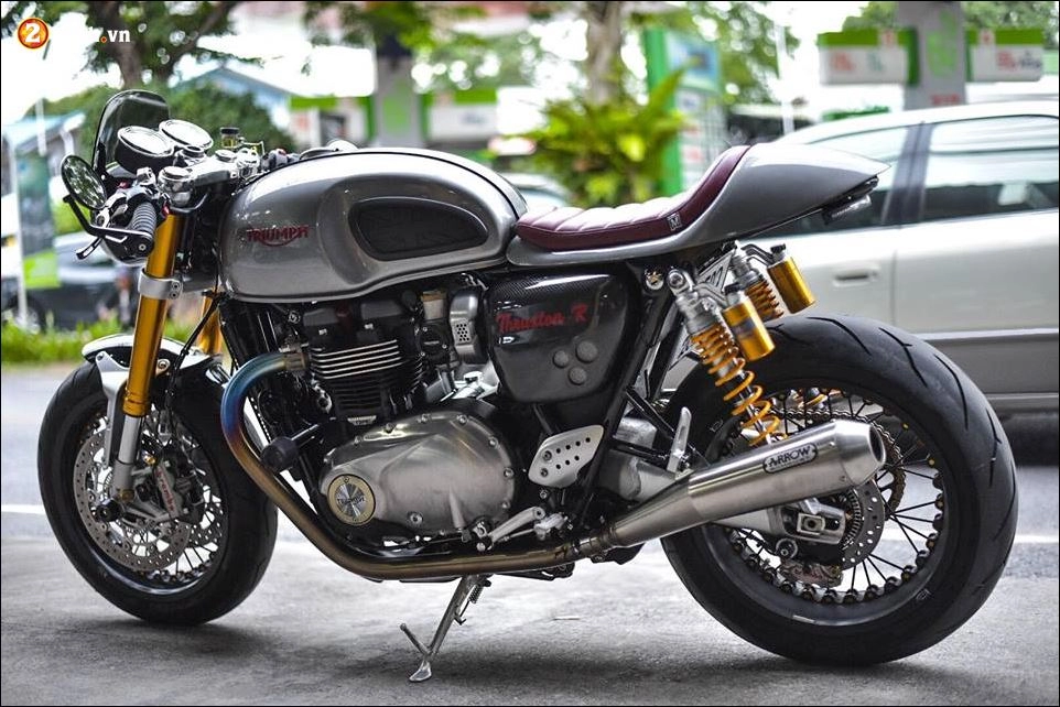 Triumph thruxton r vẻ đẹp hầm hố từ dàn option danh giá