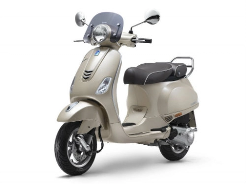 Vespa elegante 150 special edition lên kệ giá 335 triệu đồng