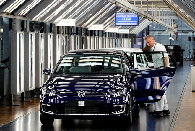 Volkswagen phải gánh hơn 2 ty euro chi phi môi tuân vi covid-19